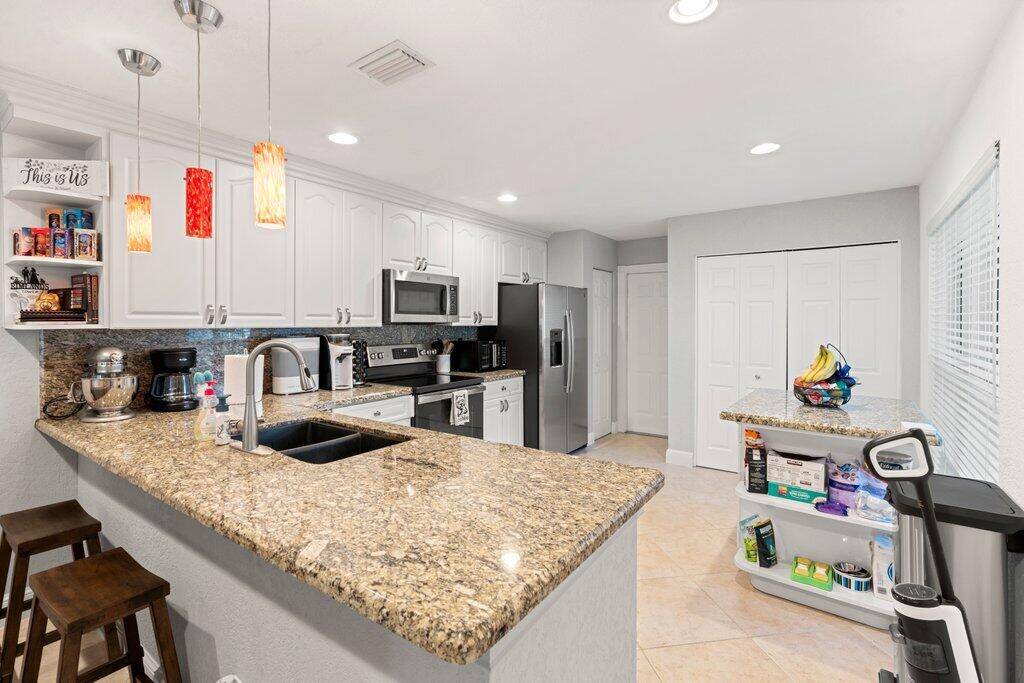 Deerfield Beach, FL 33442,288 NW 39th WAY