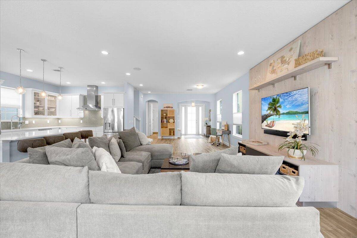 Jupiter, FL 33458,120 W Bay Cedar CIR