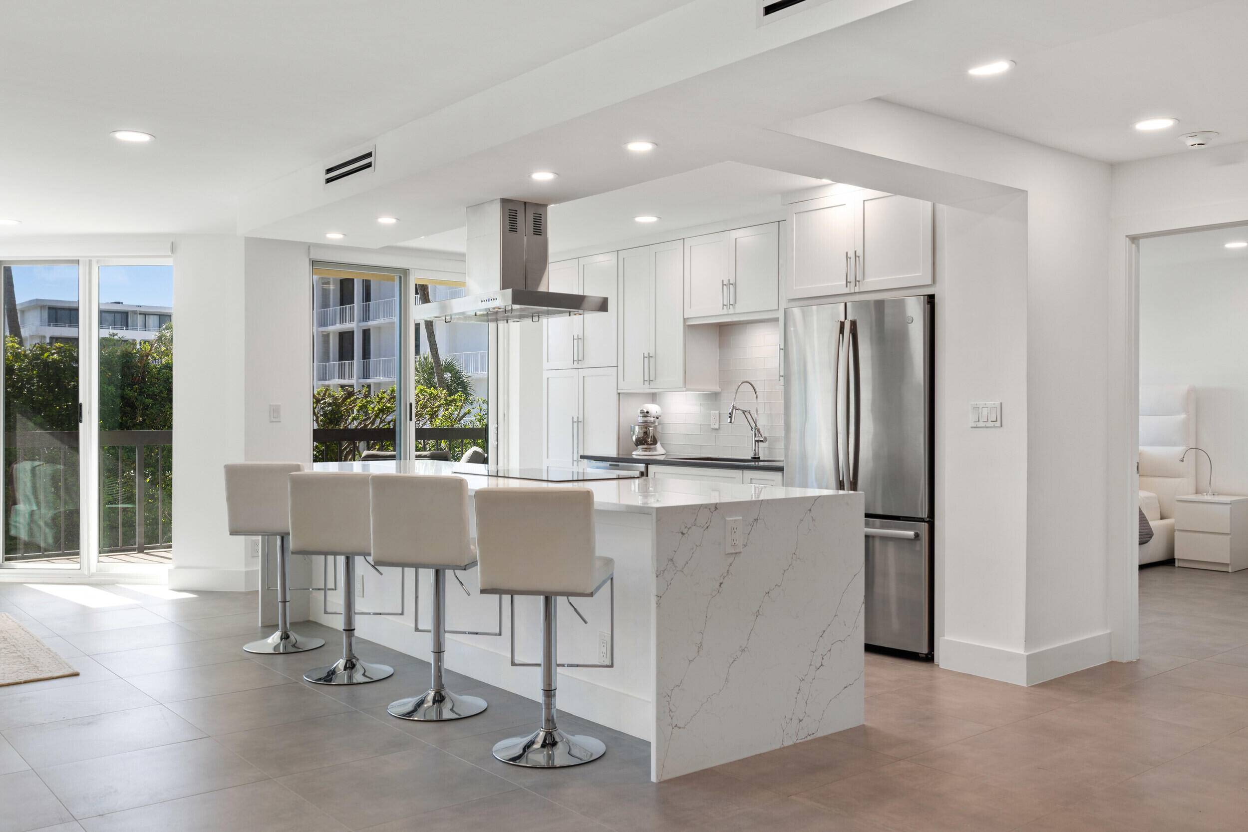 Palm Beach, FL 33480,2778 S Ocean BLVD 203s