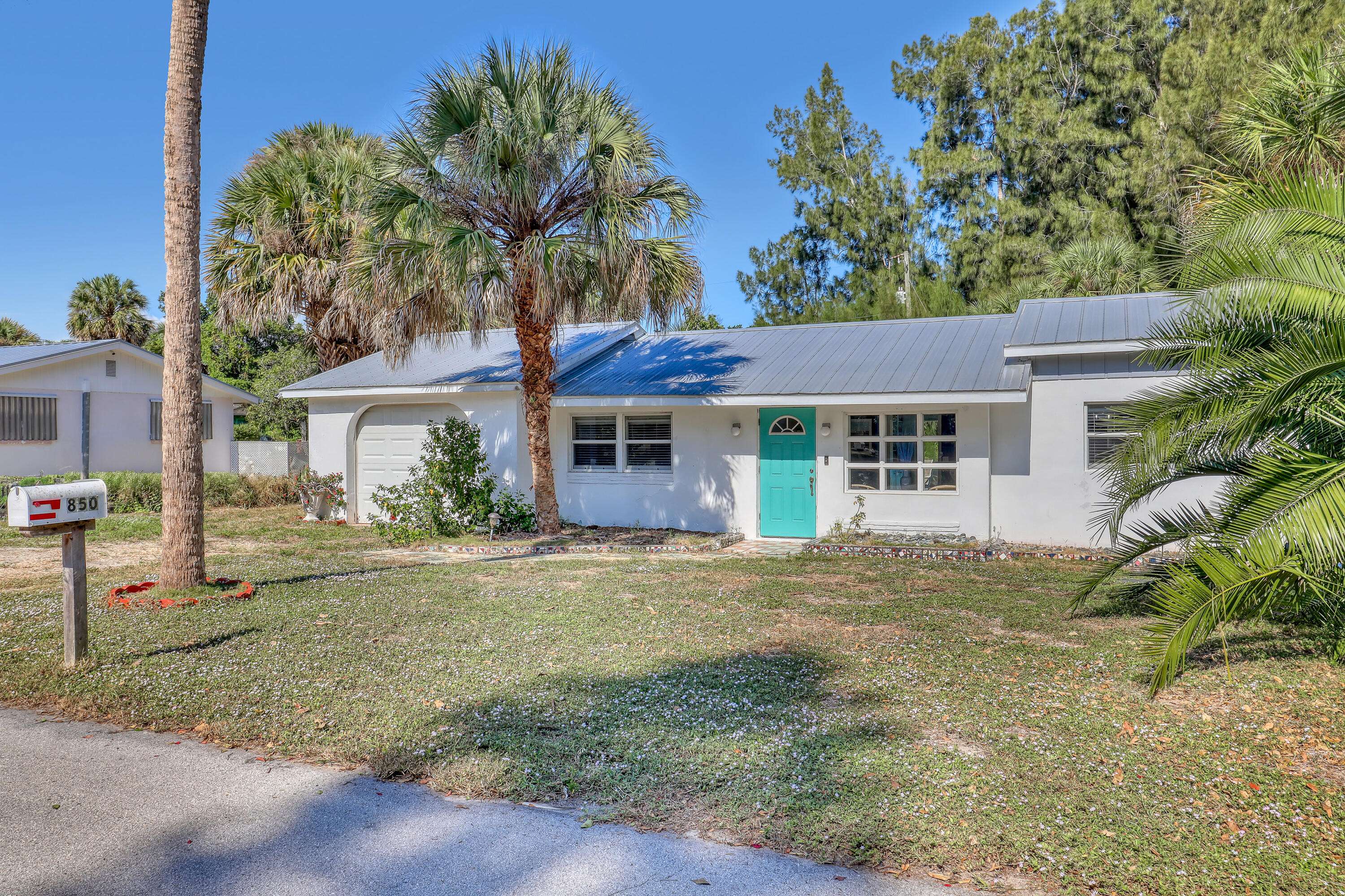 Vero Beach, FL 32962,850 5th PL