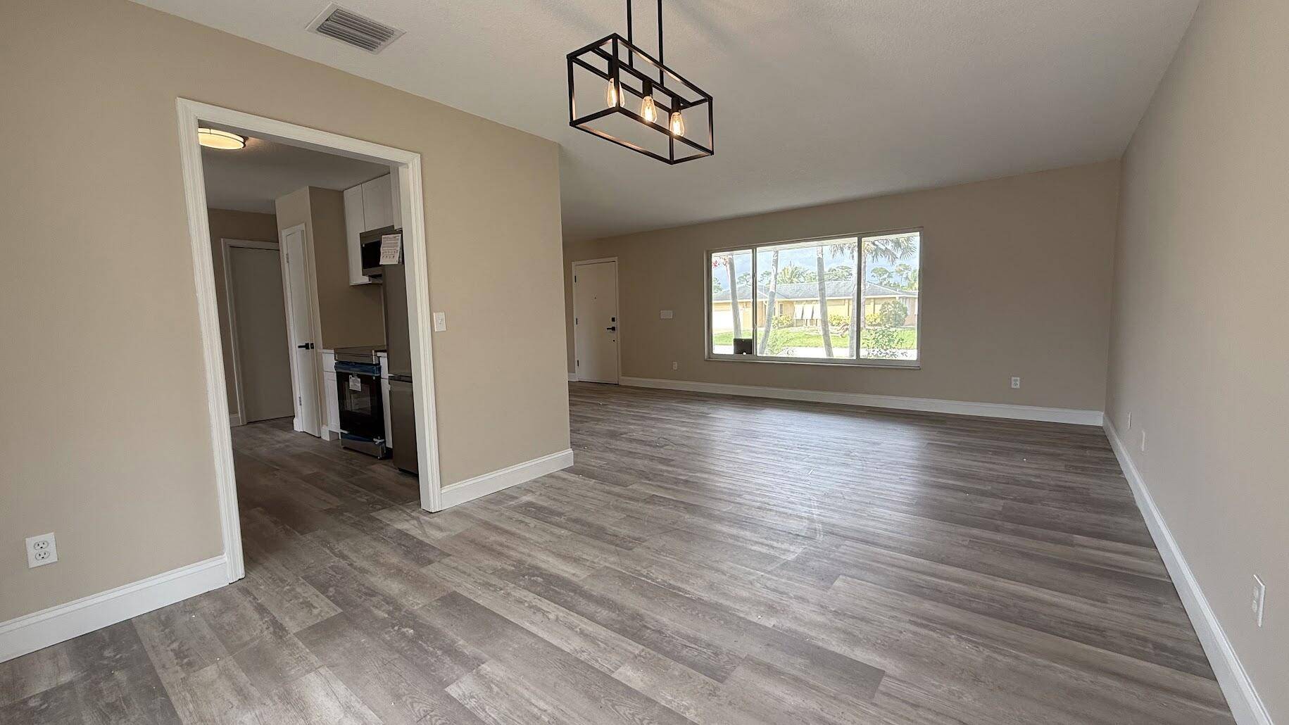 Port Saint Lucie, FL 34983,548 SE Oceanspray TER