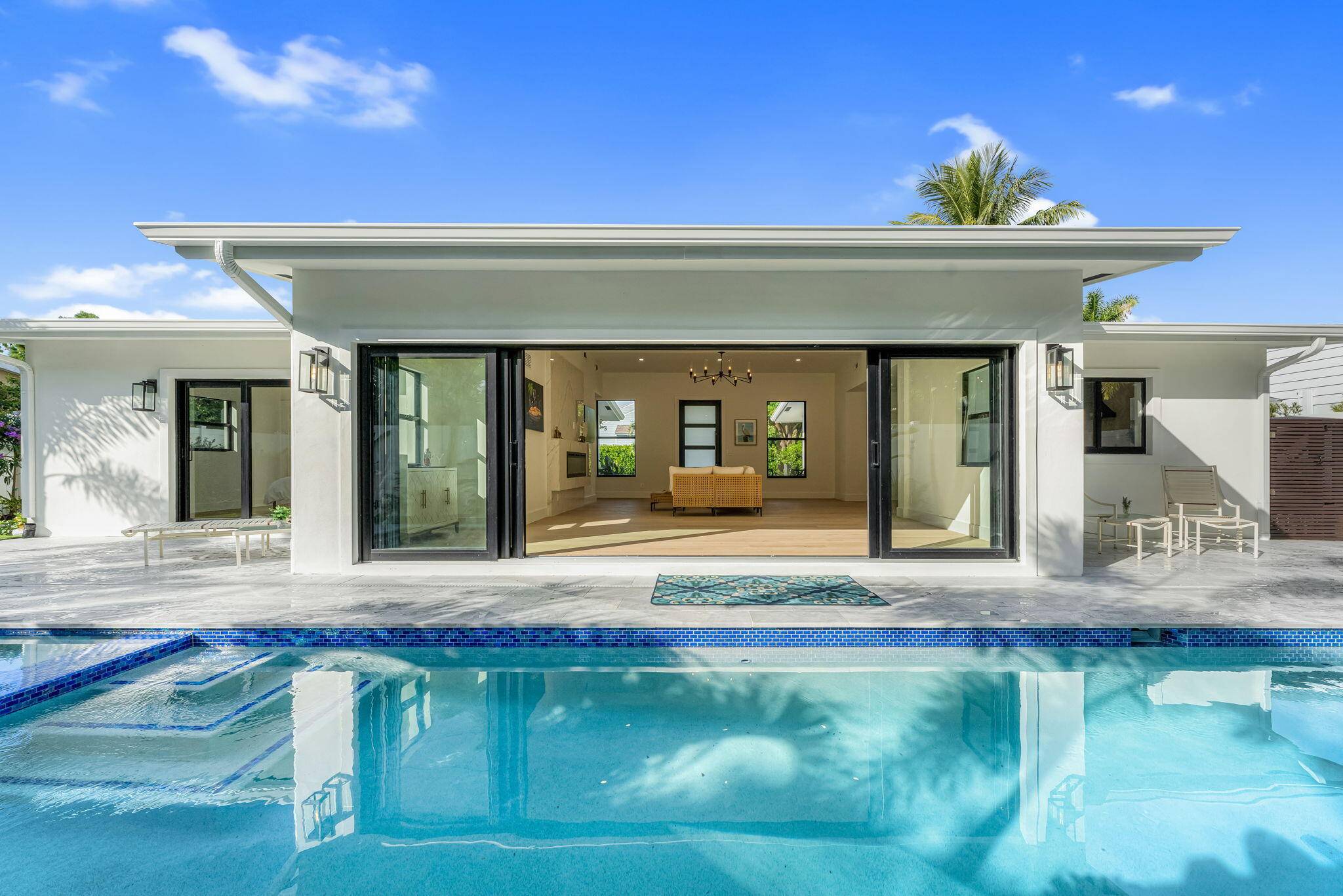 Delray Beach, FL 33444,433 Aylesbury RD