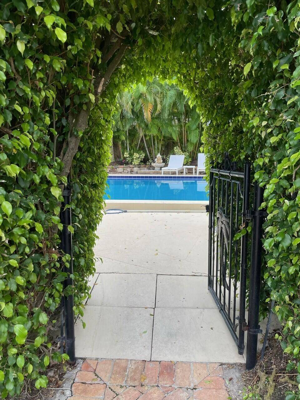 Delray Beach, FL 33483,1042 Del Harbour DR 0100