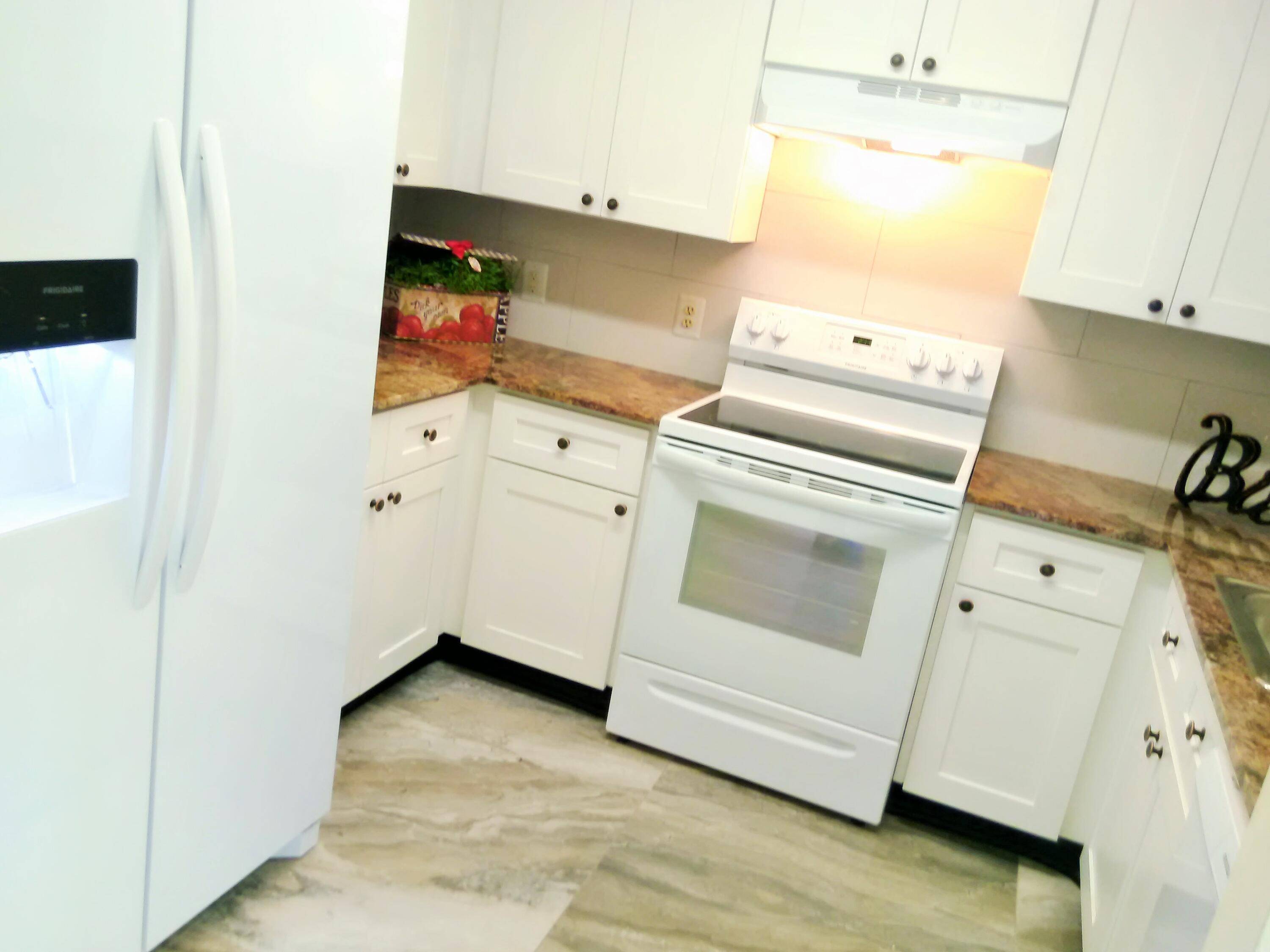 West Palm Beach, FL 33415,2321 Ida WAY 27a