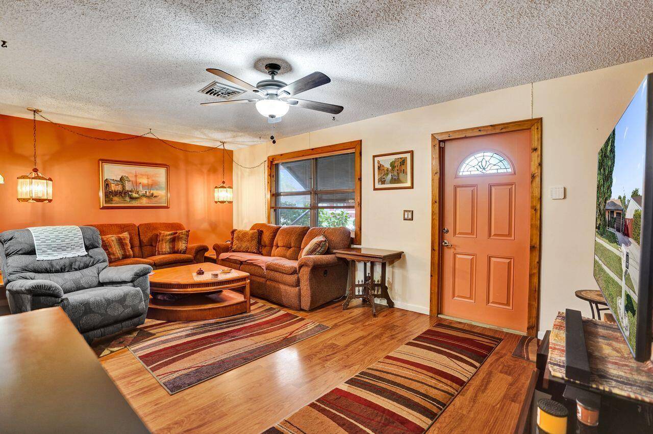 Greenacres, FL 33463,4387 Appian WAY