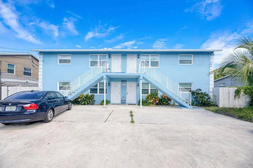 Riviera Beach, FL 33404,1618 W 26th CT B