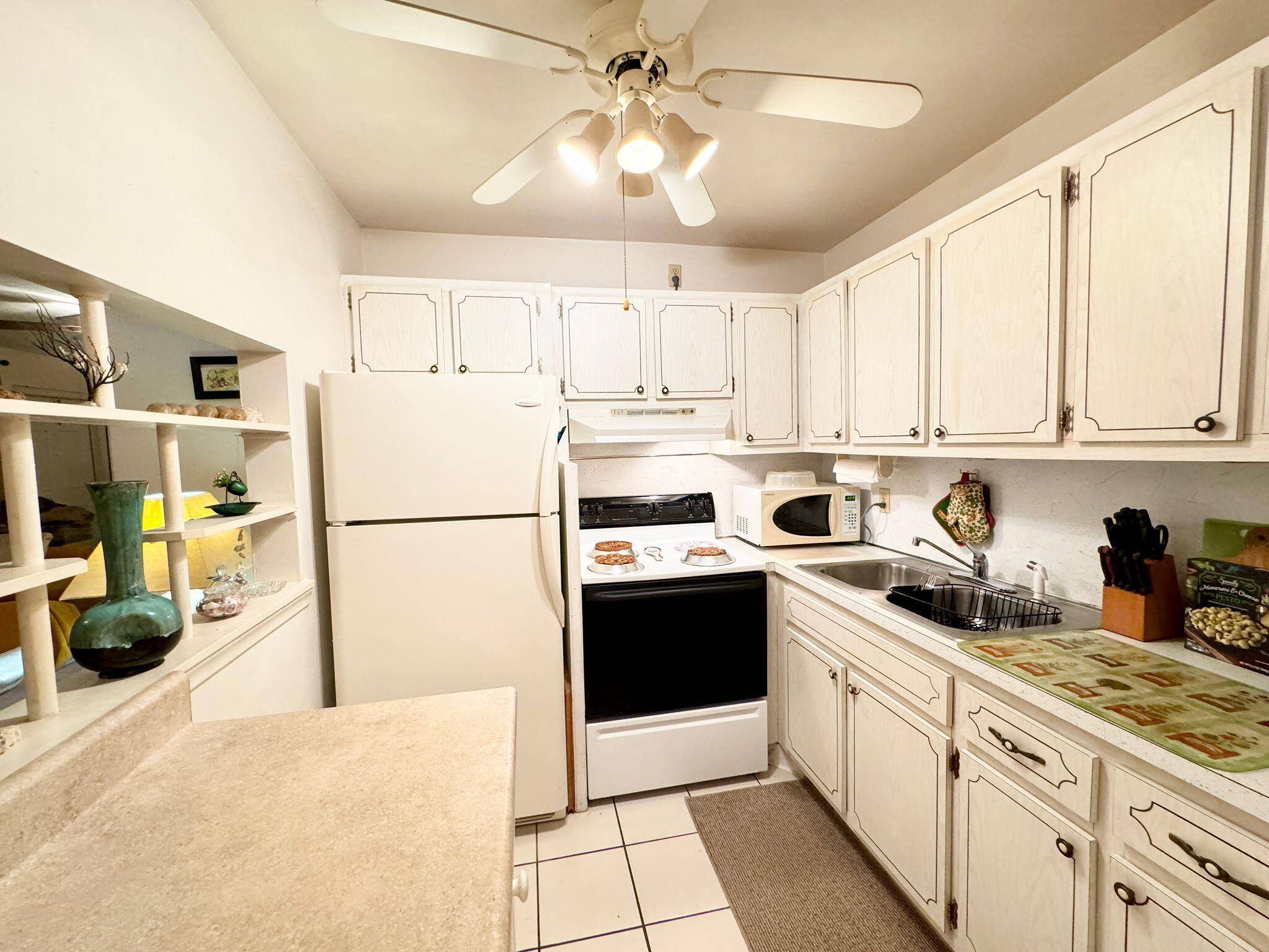 Lake Worth Beach, FL 33461,3040 Lake Osborne DR 108