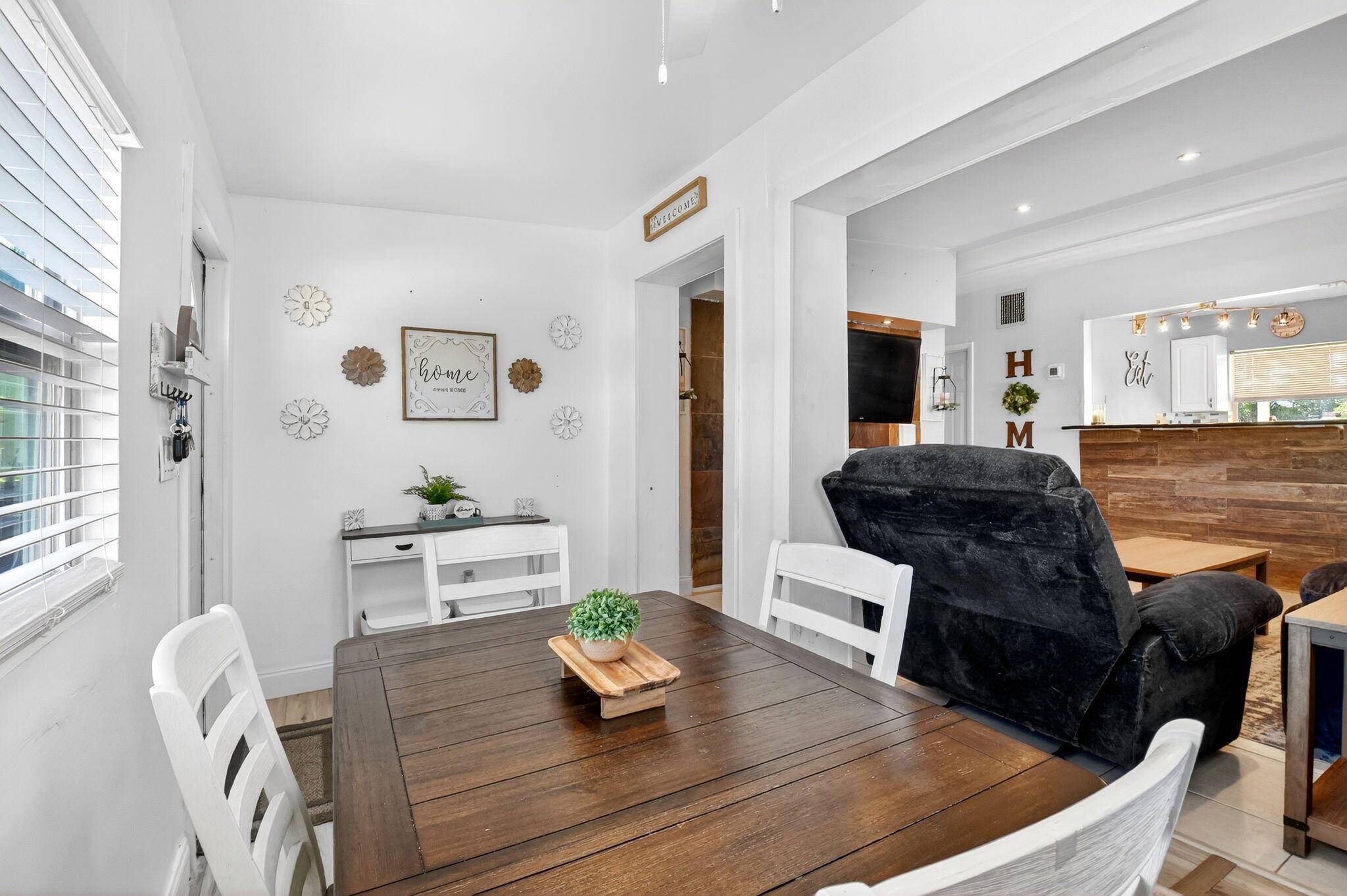 Lake Worth, FL 33462,540 Brown RD