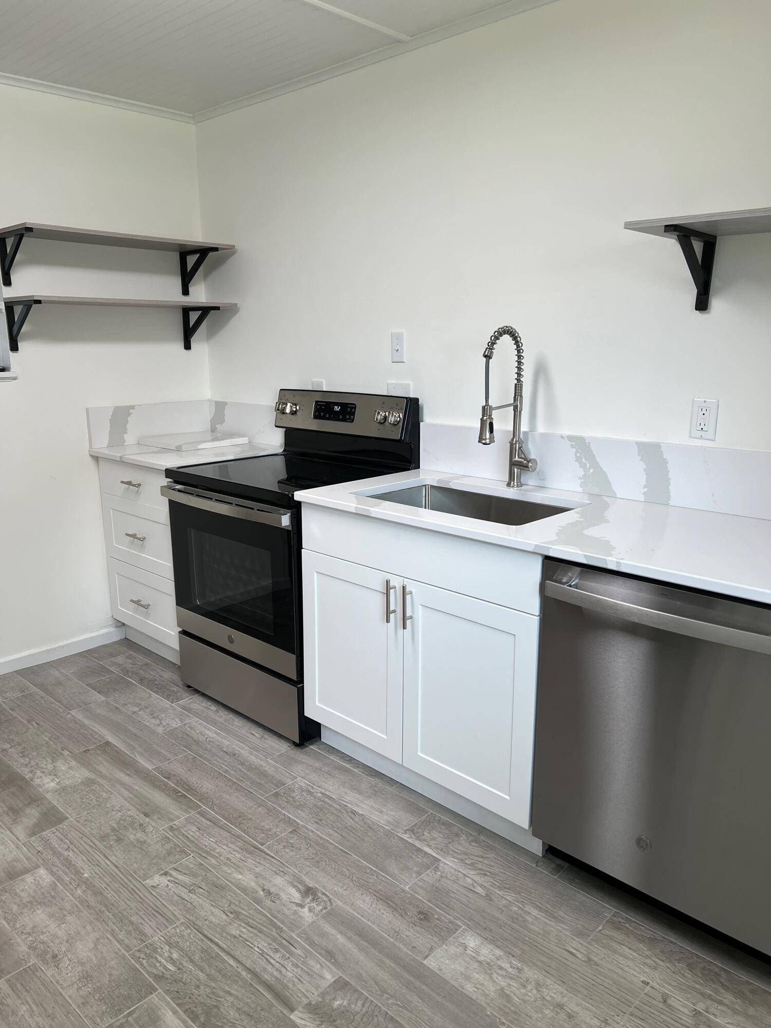 Lantana, FL 33462,515 N 7th ST