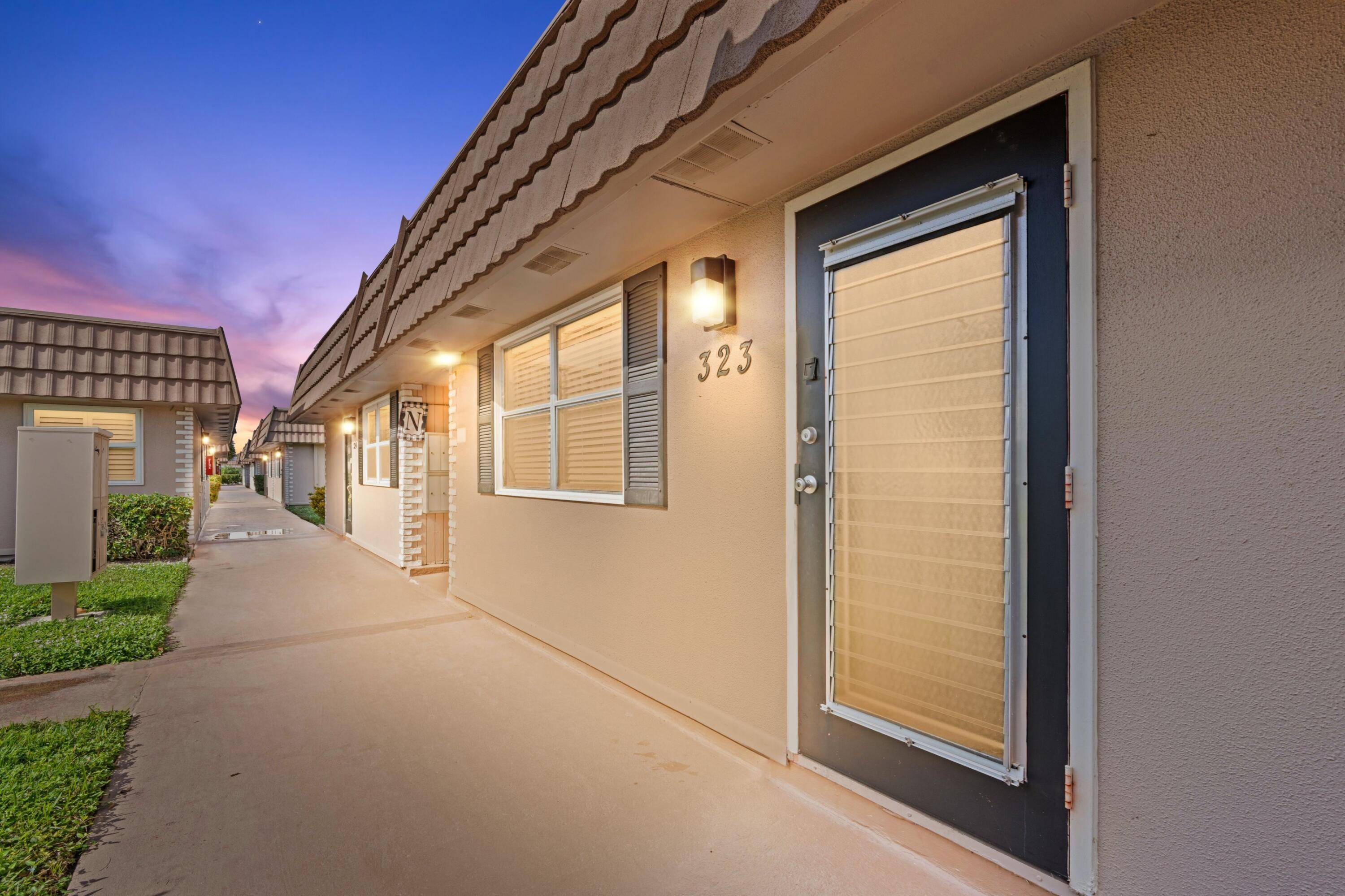 Delray Beach, FL 33446,323 N Seville