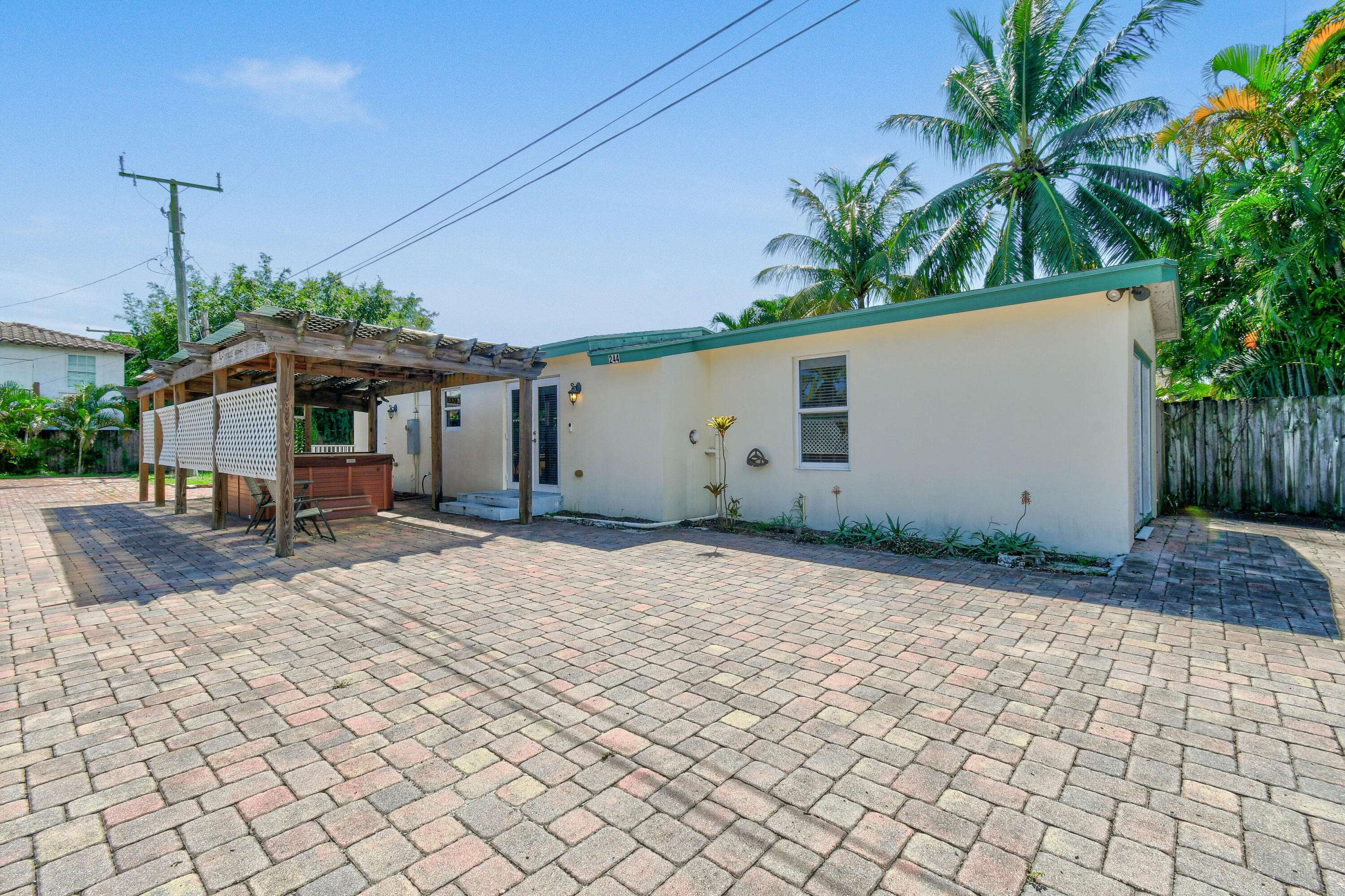 West Palm Beach, FL 33405,3450 S Olive AVE