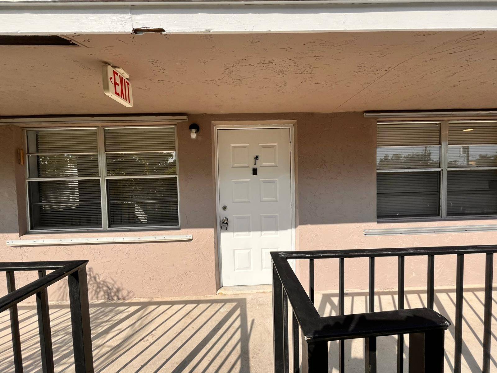 Lake Worth Beach, FL 33460,116 N F ST 1