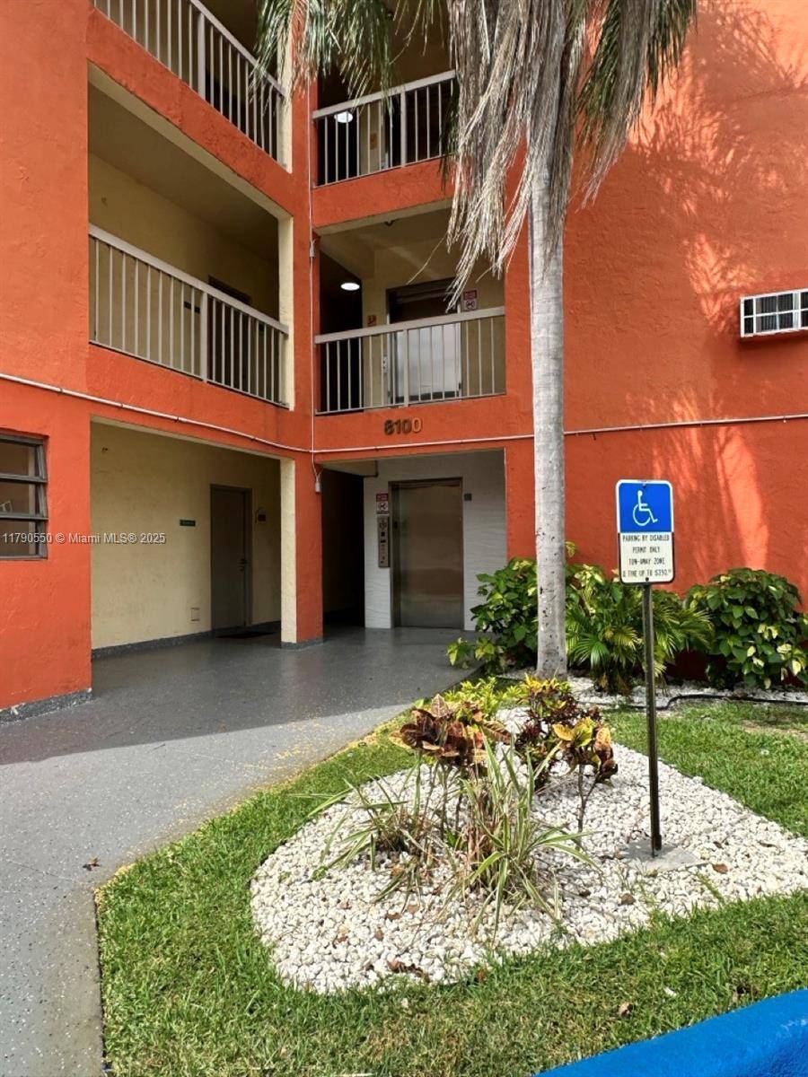 Doral, FL 33166,8100 Geneva Ct #542
