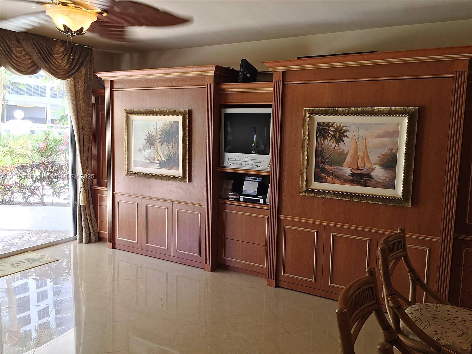 Hollywood, FL 33019,3505 S Ocean Dr #105