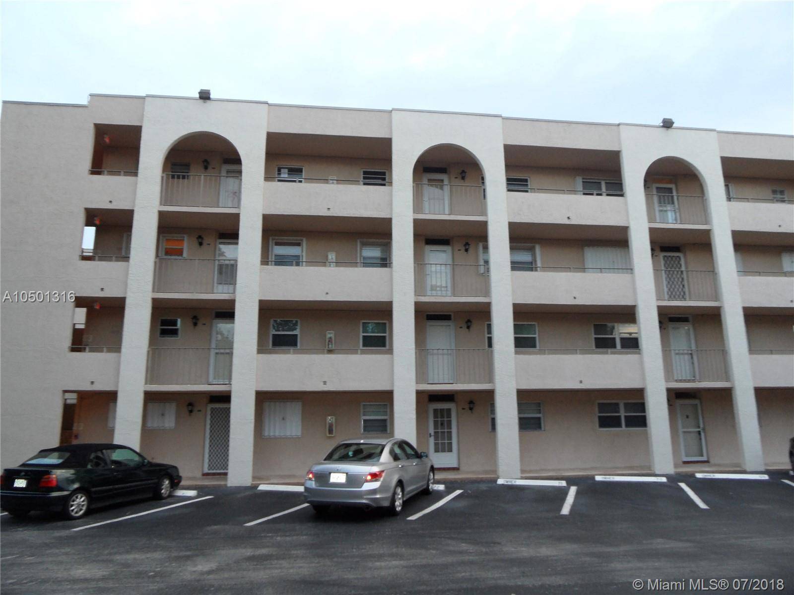 Lauderdale By The Sea, FL 33062,1541 S Ocean Blvd #414