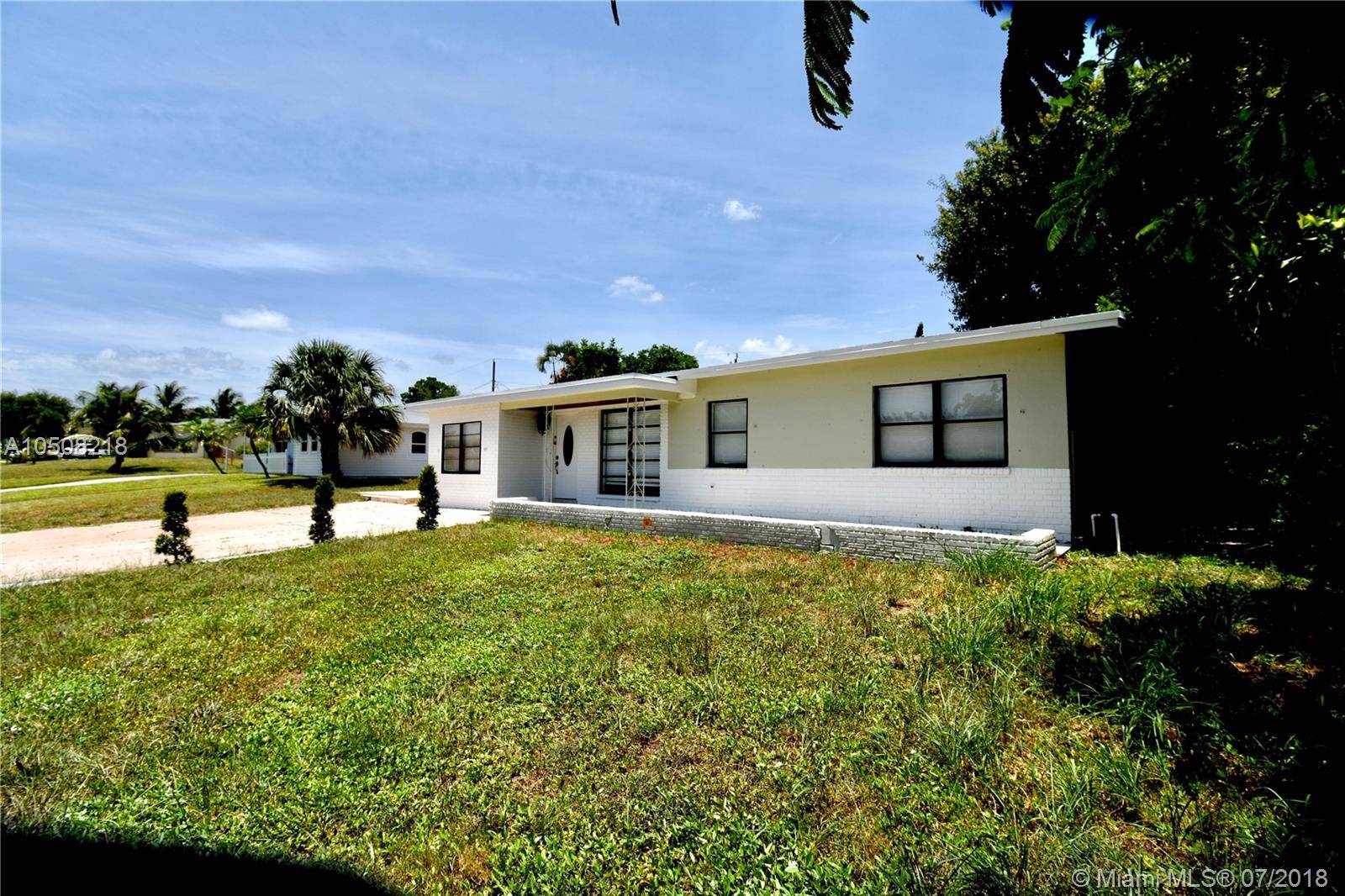 Lantana, FL 33462,911 W Drew St