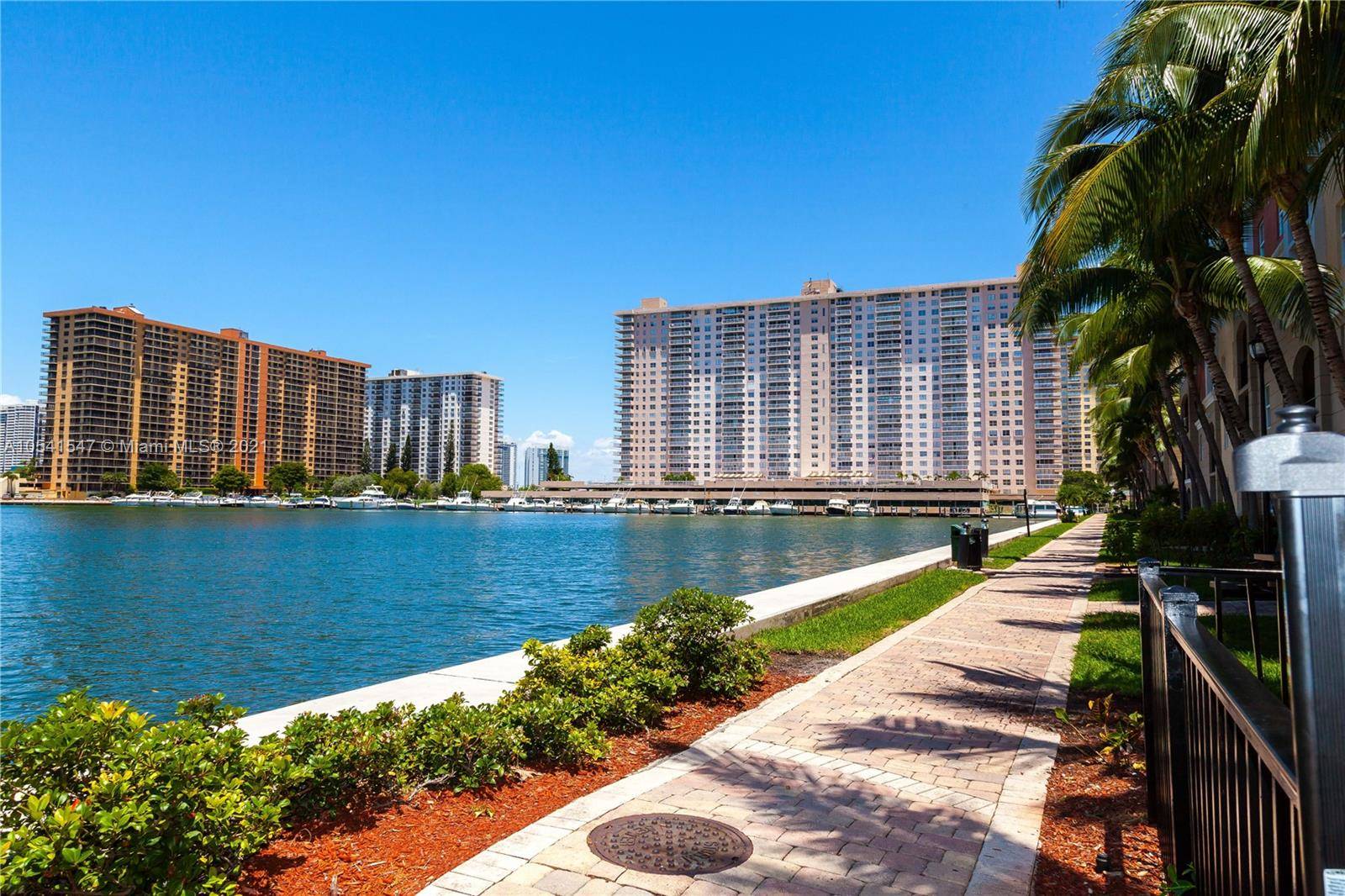 Sunny Isles Beach, FL 33160,17150 N Bay Rd #2609