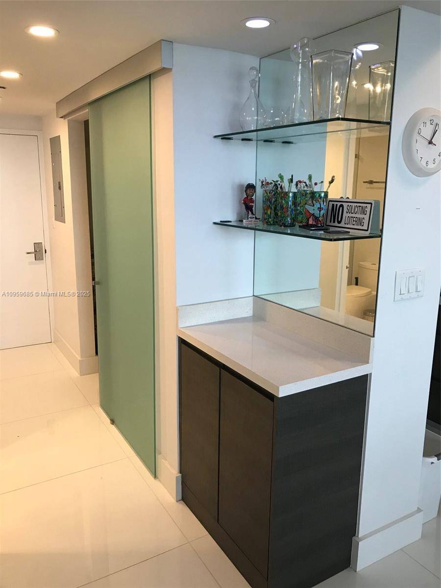 Miami Beach, FL 33139,100 Lincoln Rd #719