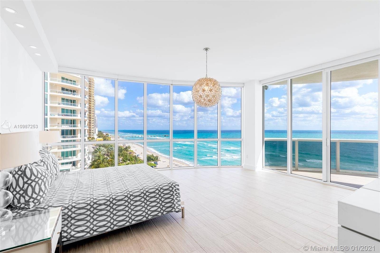 Sunny Isles Beach, FL 33160,16001 Collins Ave #701