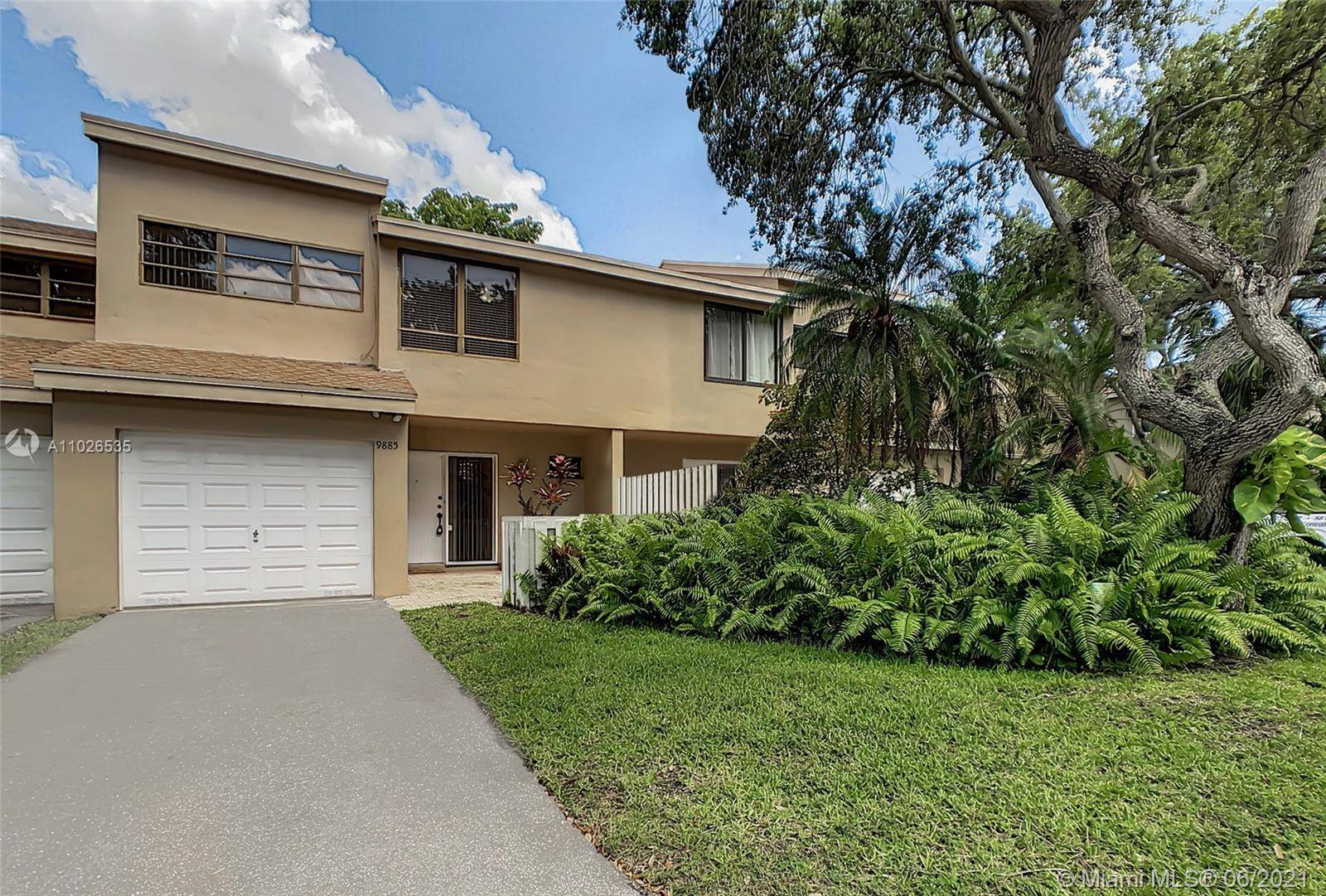 Plantation, FL 33324,9885 Fairway Cove Ln #9885