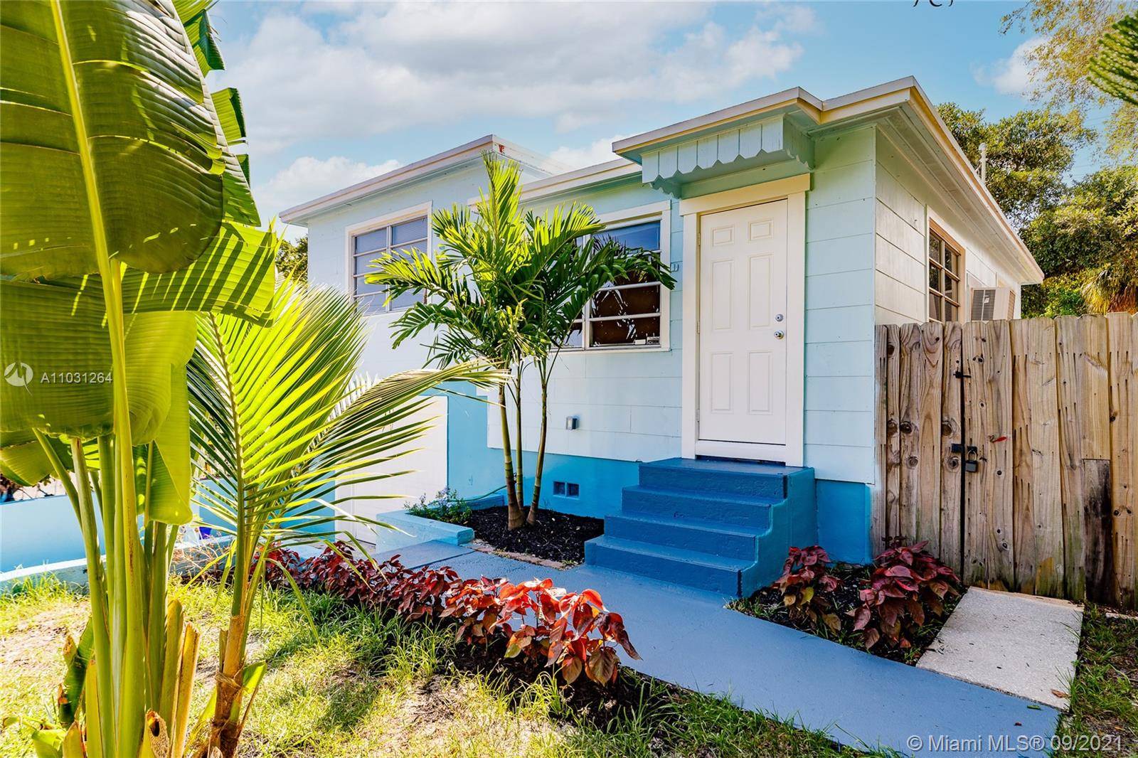 Lake Worth, FL 33460,707 S Pine St
