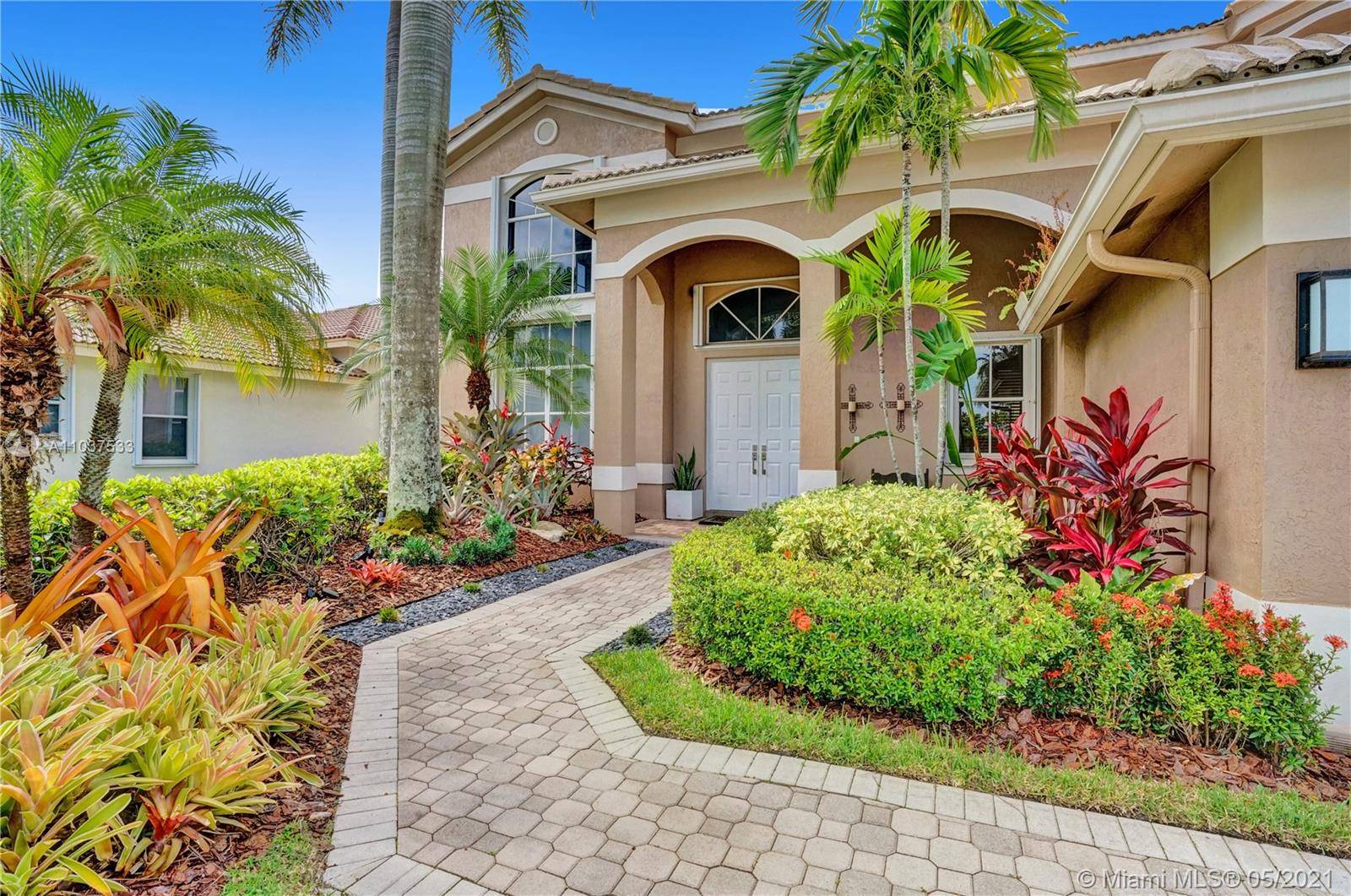 Weston, FL 33327,1831 Victoria Pointe Cir