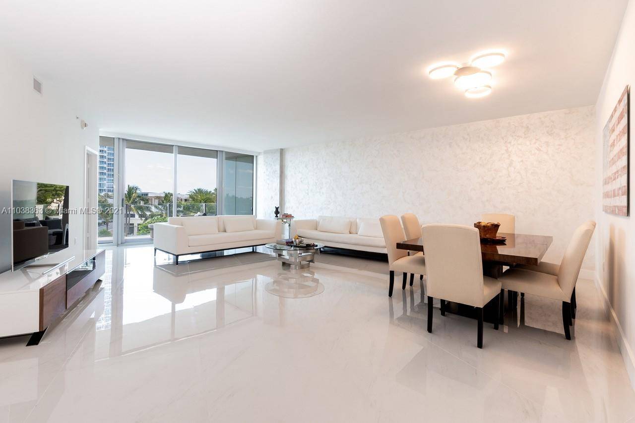 Miami Beach, FL 33139,1 Collins Ave #404