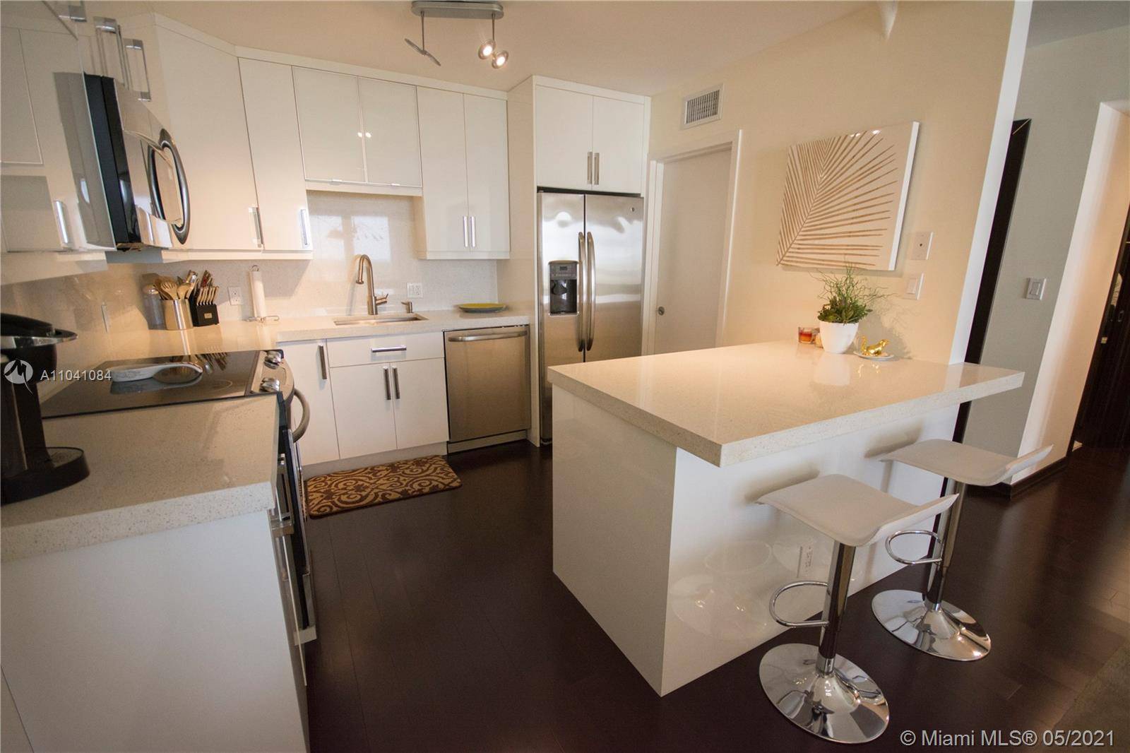 Hollywood, FL 33019,2101 S Ocean Dr #1206