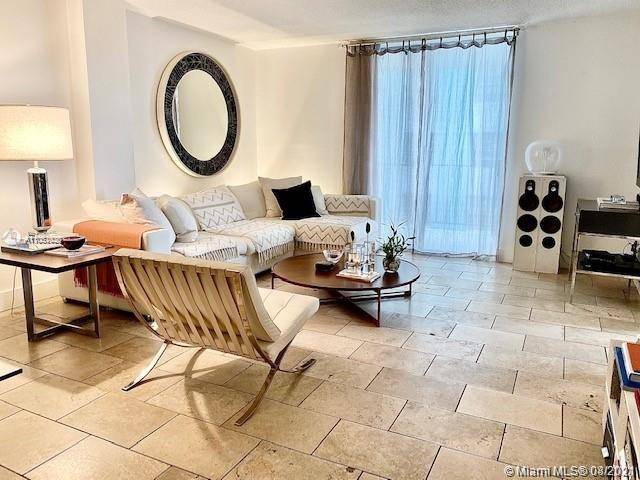 North Miami Beach, FL 33160,2903 NE 163rd St #409