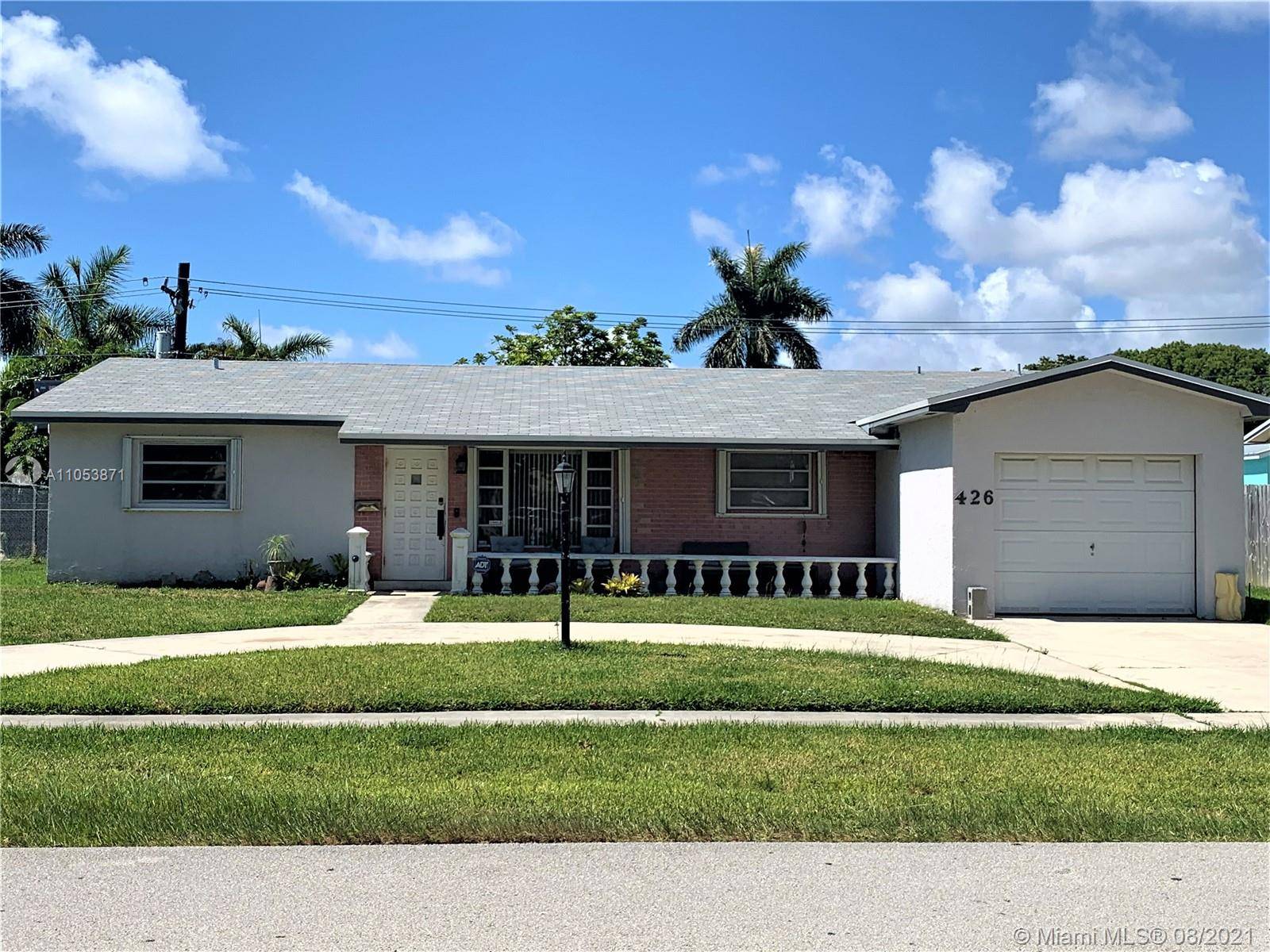 Dania Beach, FL 33004,426 SE 3rd St