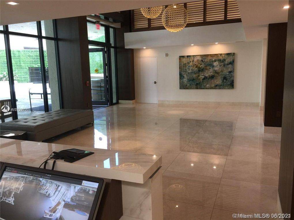 Miami, FL 33131,540 Brickell Key Dr #1802