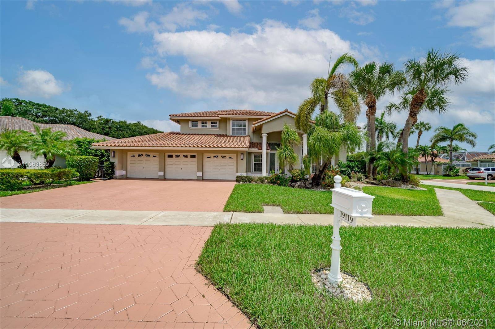 Boca Raton, FL 33498,19119 Cloister Lake Ln