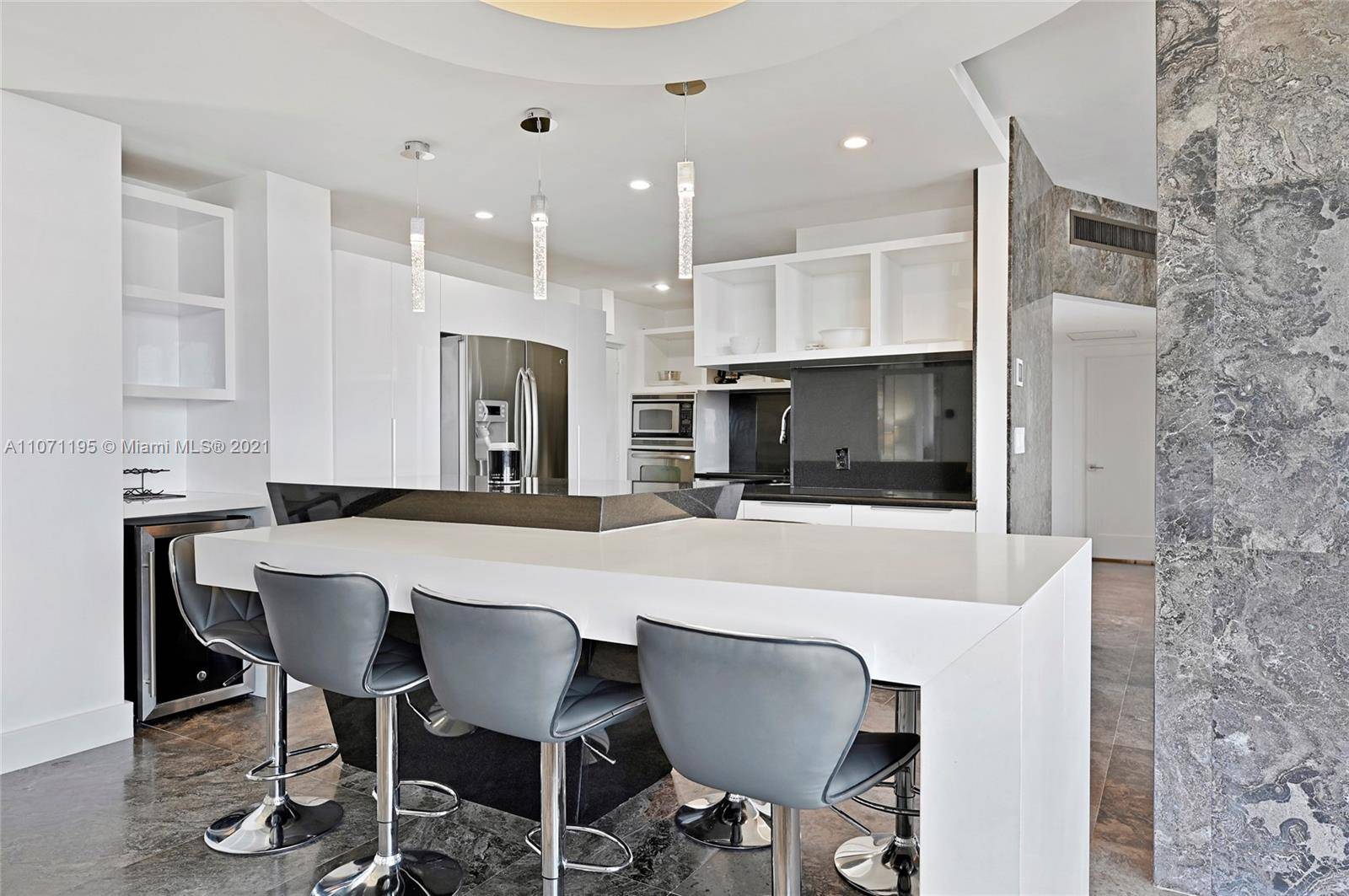 Hollywood, FL 33019,4001 S Ocean Dr #PH1