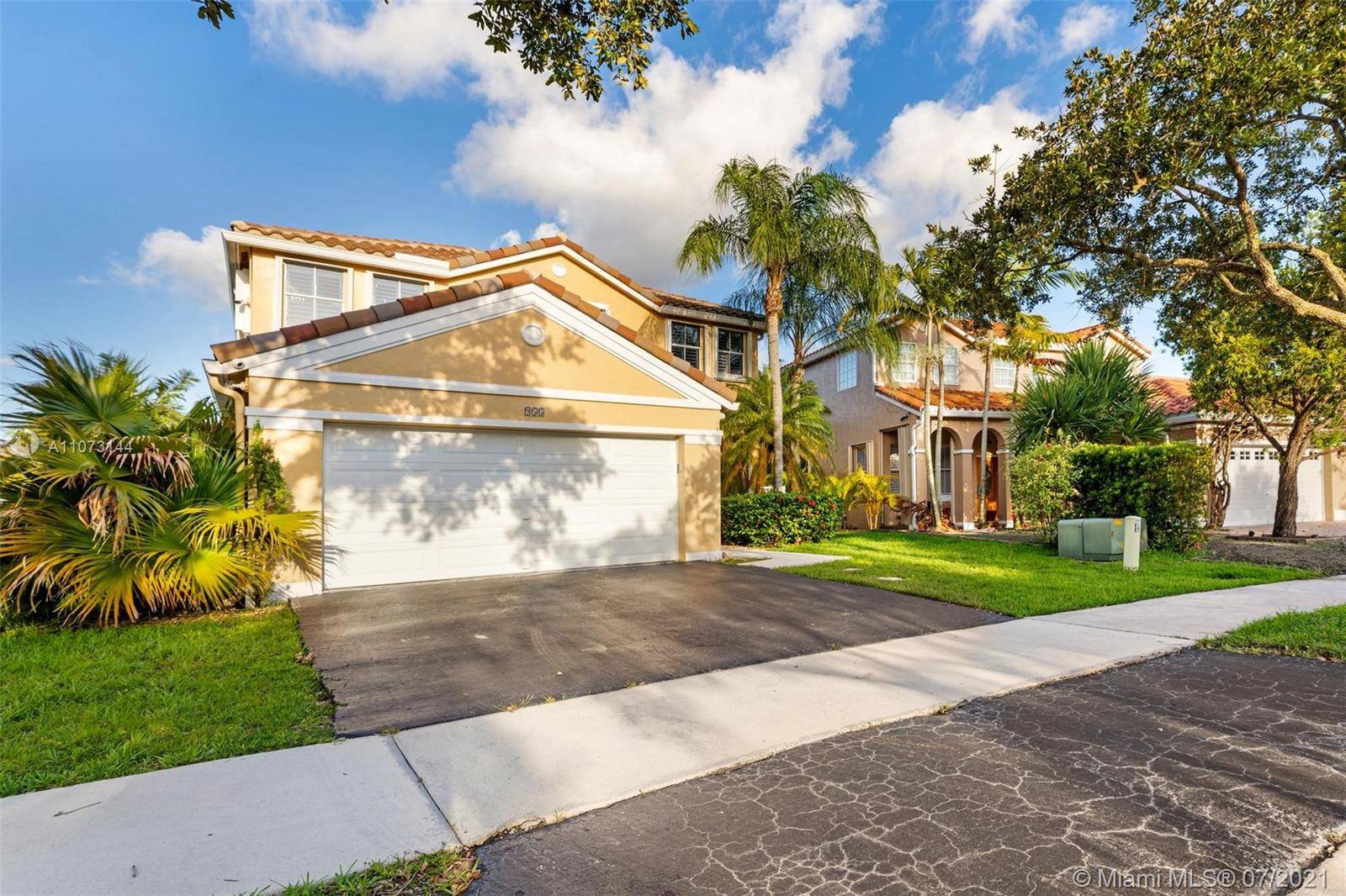 Weston, FL 33326,955 Falling Water Rd