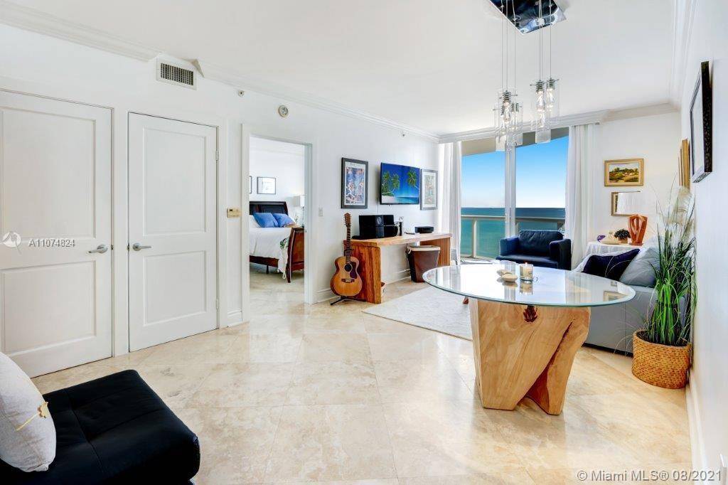 Miami Beach, FL 33141,6365 Collins Ave #1706