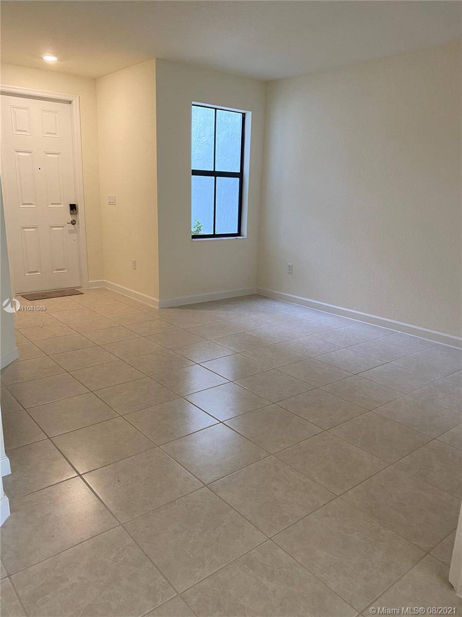 Hialeah, FL 33018,3437 W 106th St #3437