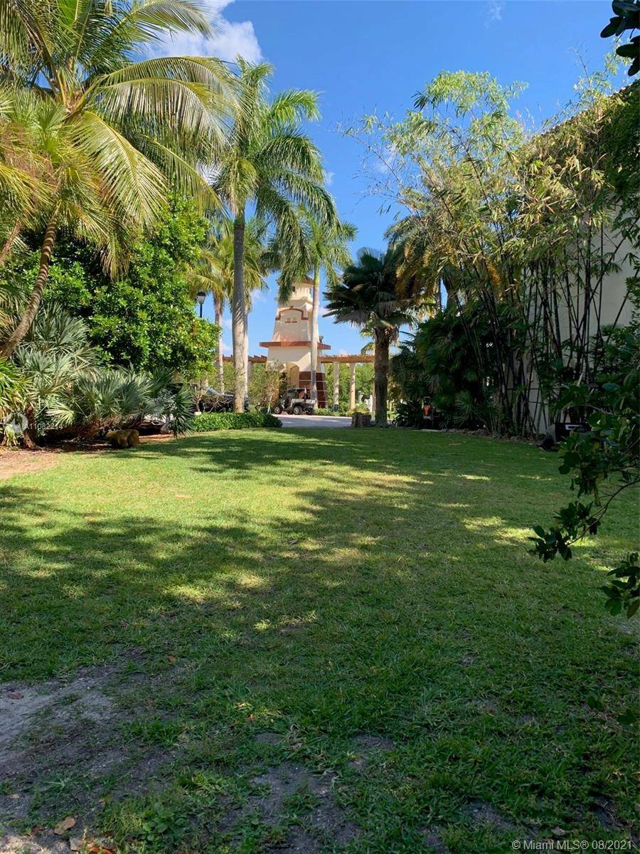 Palmetto Bay, FL 33157,5839 Paradise Point Dr