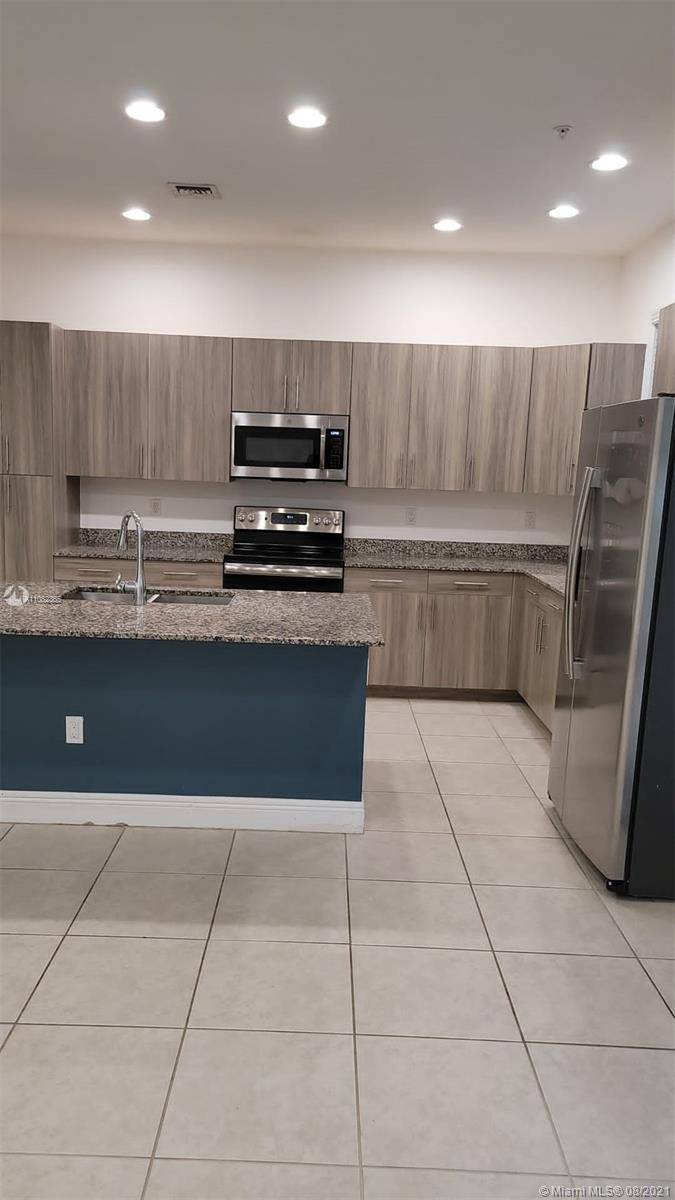Pembroke Pines, FL 33029,20951 NW 1st Dr #20951