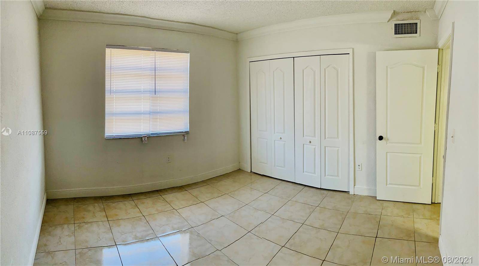 North Miami Beach, FL 33162,16118 NE 21st Ave #17