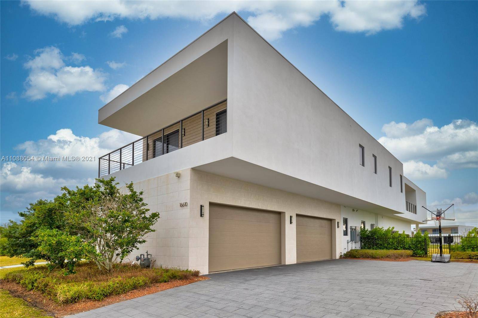 Weston, FL 33326,16610 Sunset Way