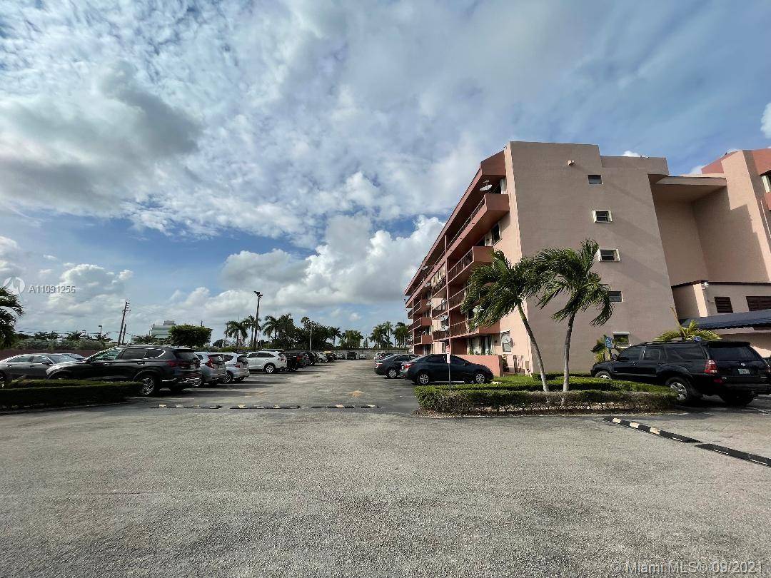 Miami, FL 33155,7040 Coral Way #404