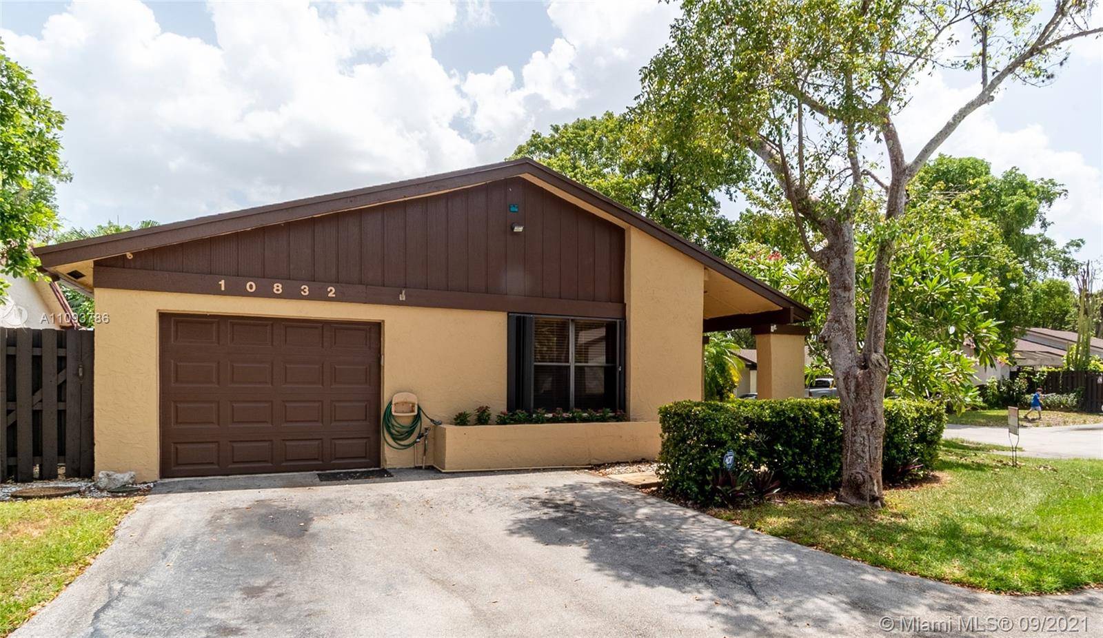 Miami, FL 33186,10832 SW 132nd Circle Ct