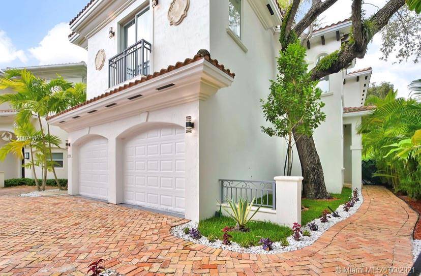 Miami, FL 33129,2775 Brickell Ct