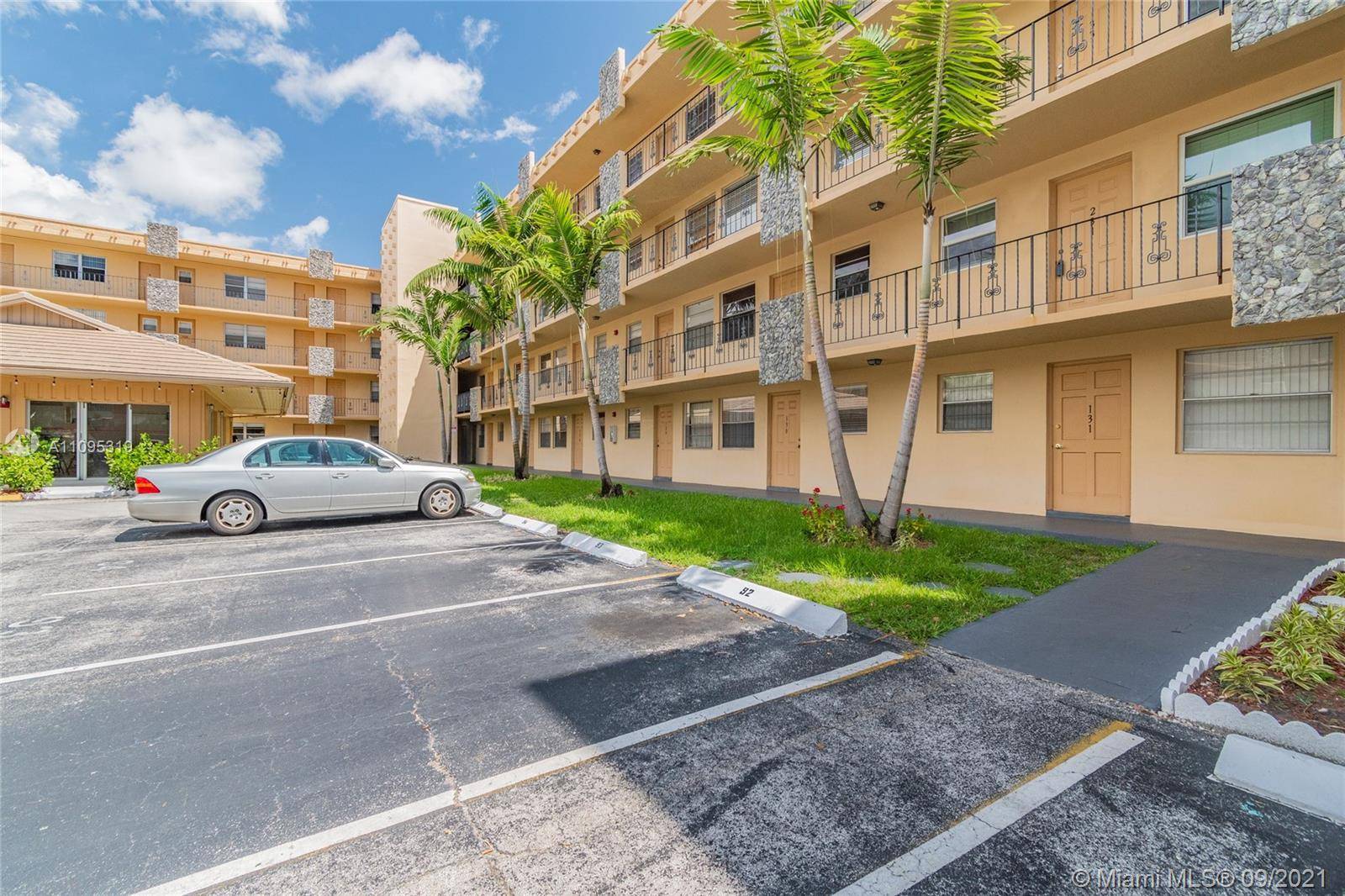 Hollywood, FL 33020,2145 Pierce St #323