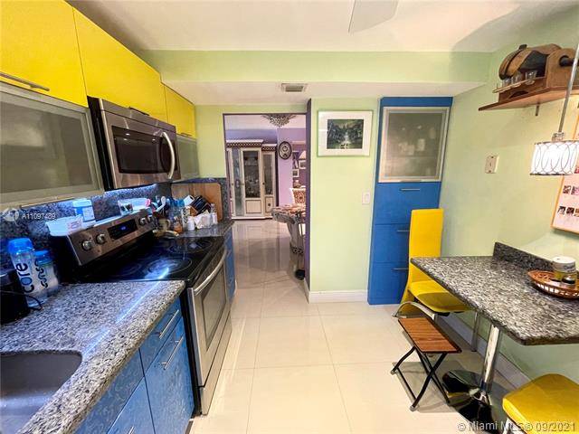 Hallandale Beach, FL 33009,1833 S Ocean Dr #907
