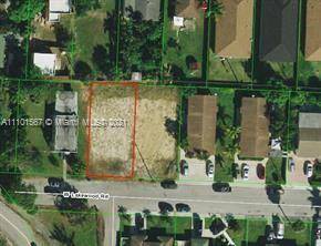 West Palm Beach, FL 33405,1041 W Lakewood Rd