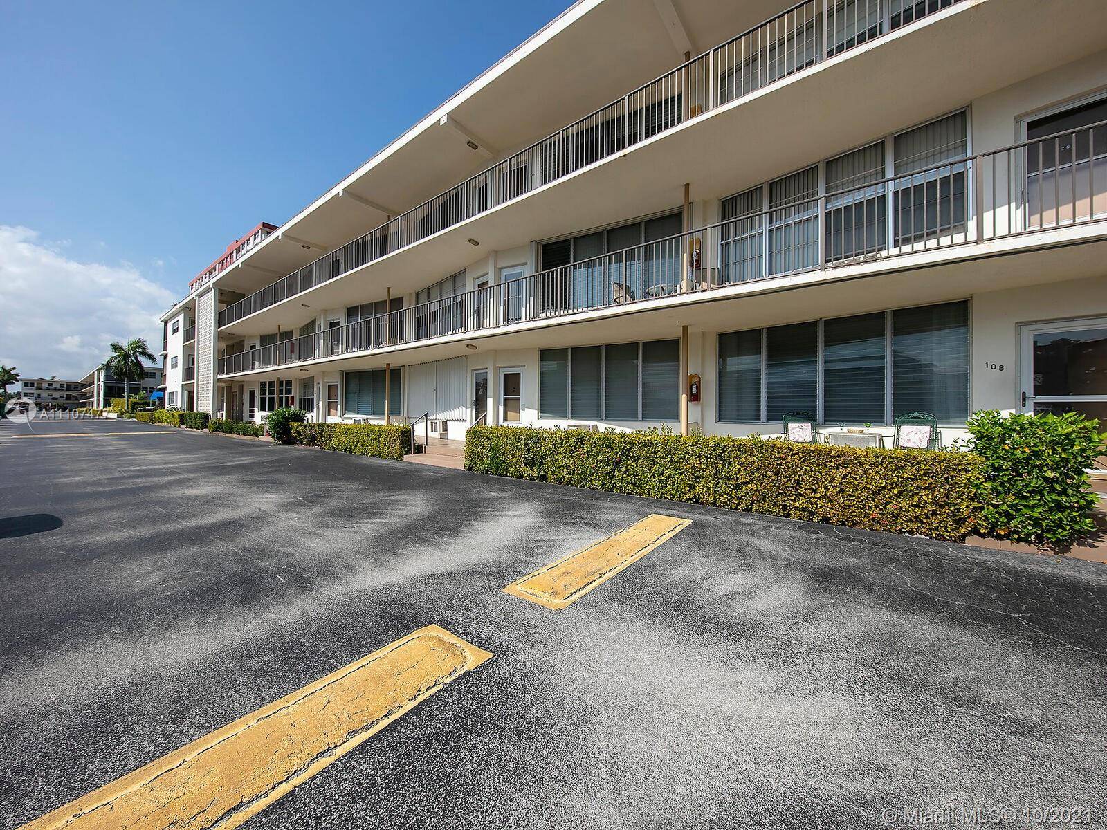 Hallandale Beach, FL 33009,3177 S Ocean Dr #103
