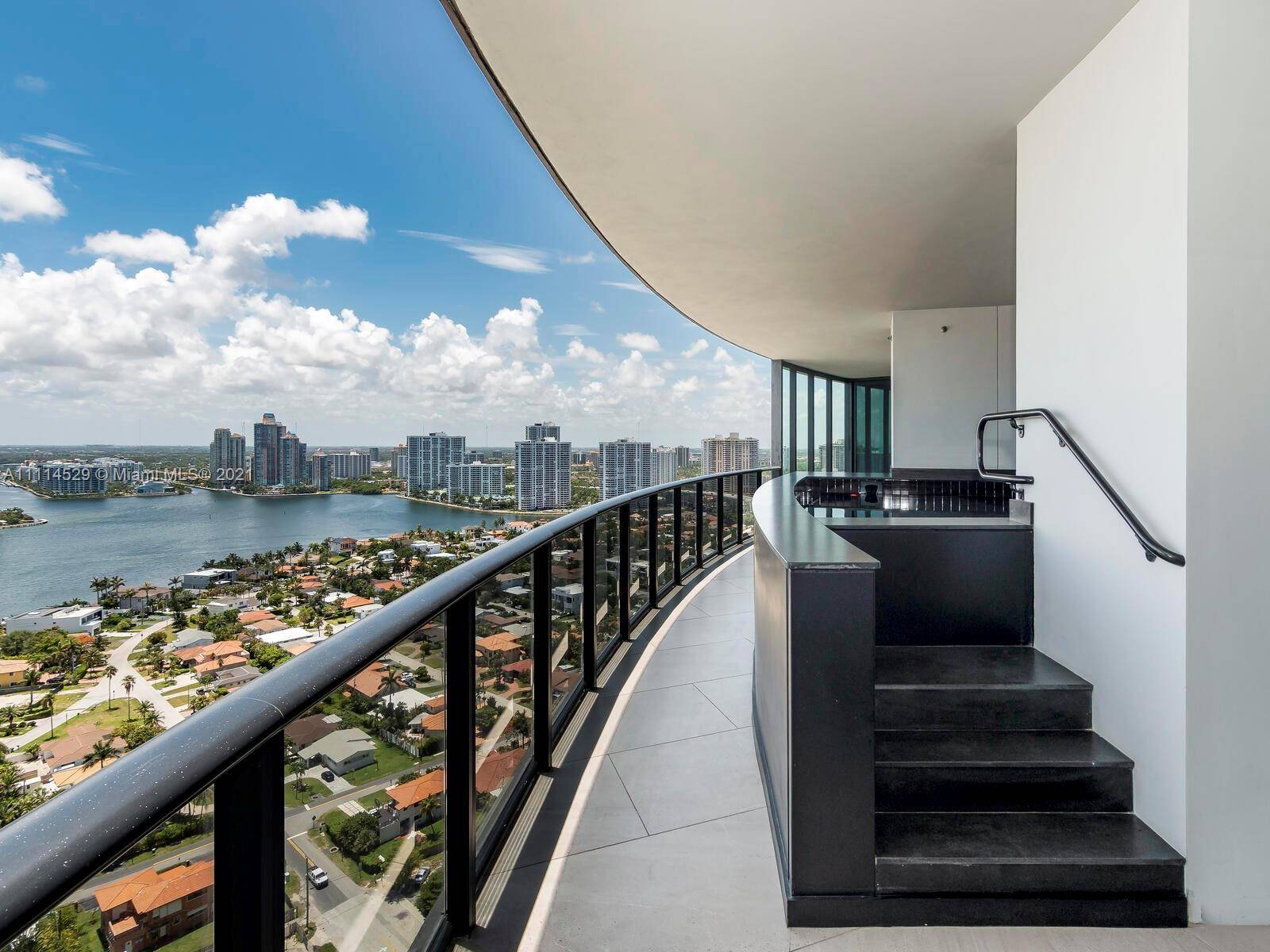 Sunny Isles Beach, FL 33160,18555 Collins Ave #2503