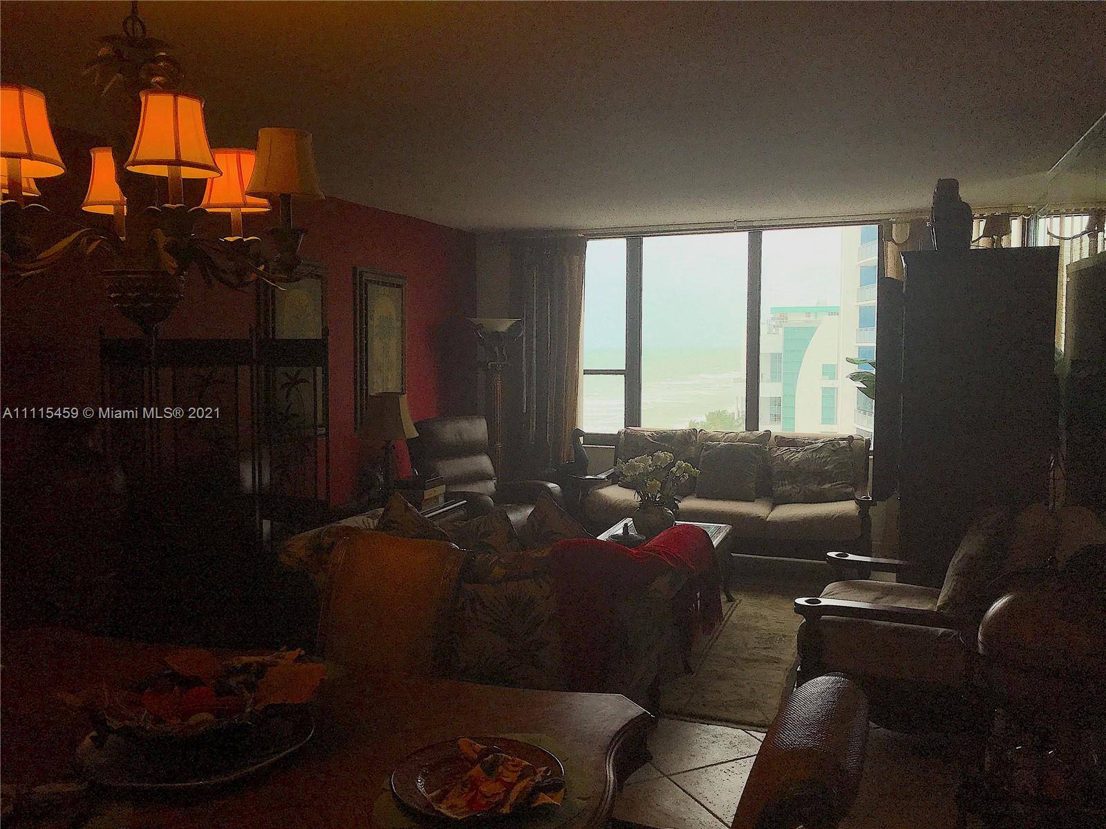 Hollywood, FL 33019,3505 S Ocean Dr #1215