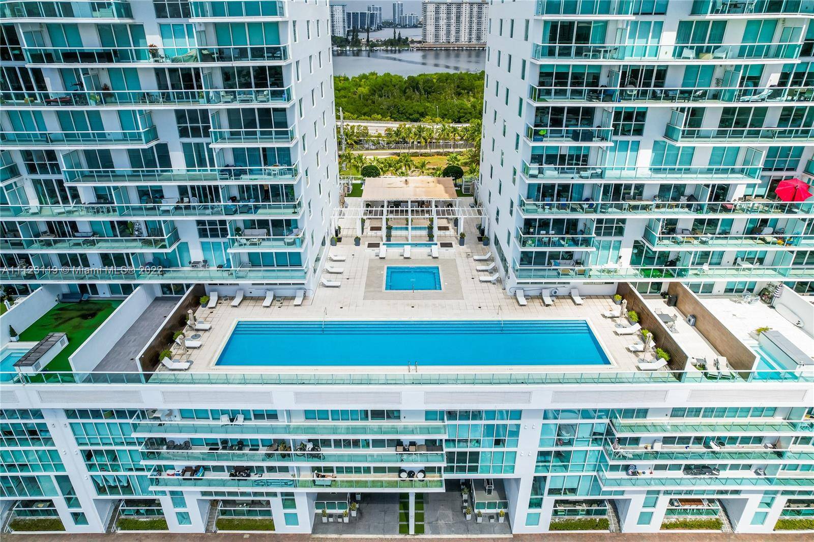 Sunny Isles Beach, FL 33160,400 Sunny Isles Blvd #119